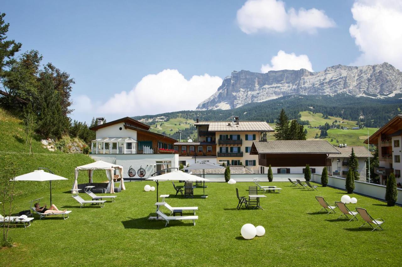 Hotel Dolomites Wellness Savoy 4*