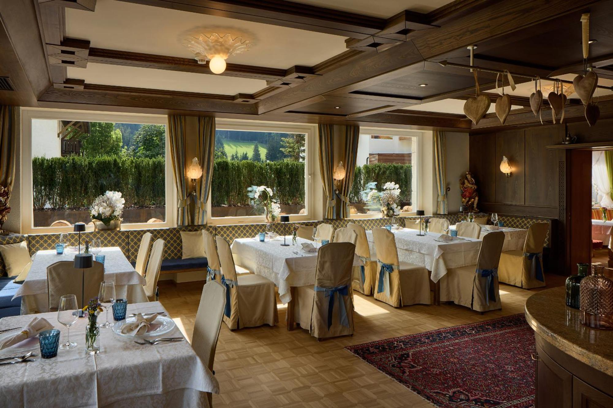 Hotel Dolomites Wellness Savoy