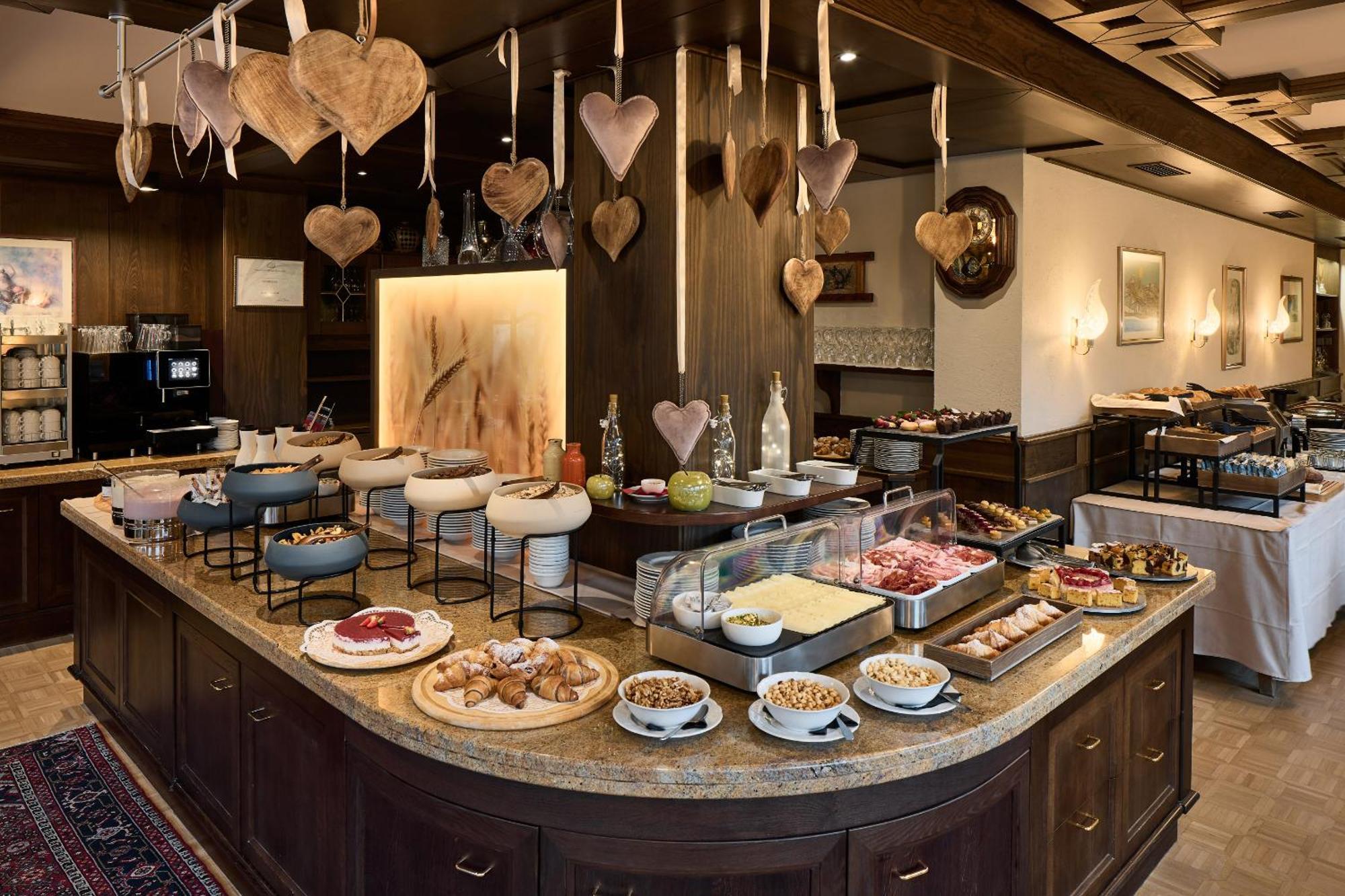 Dolomites Wellness Hotel Savoy 4* La Villa (Trentino Alto Adige)