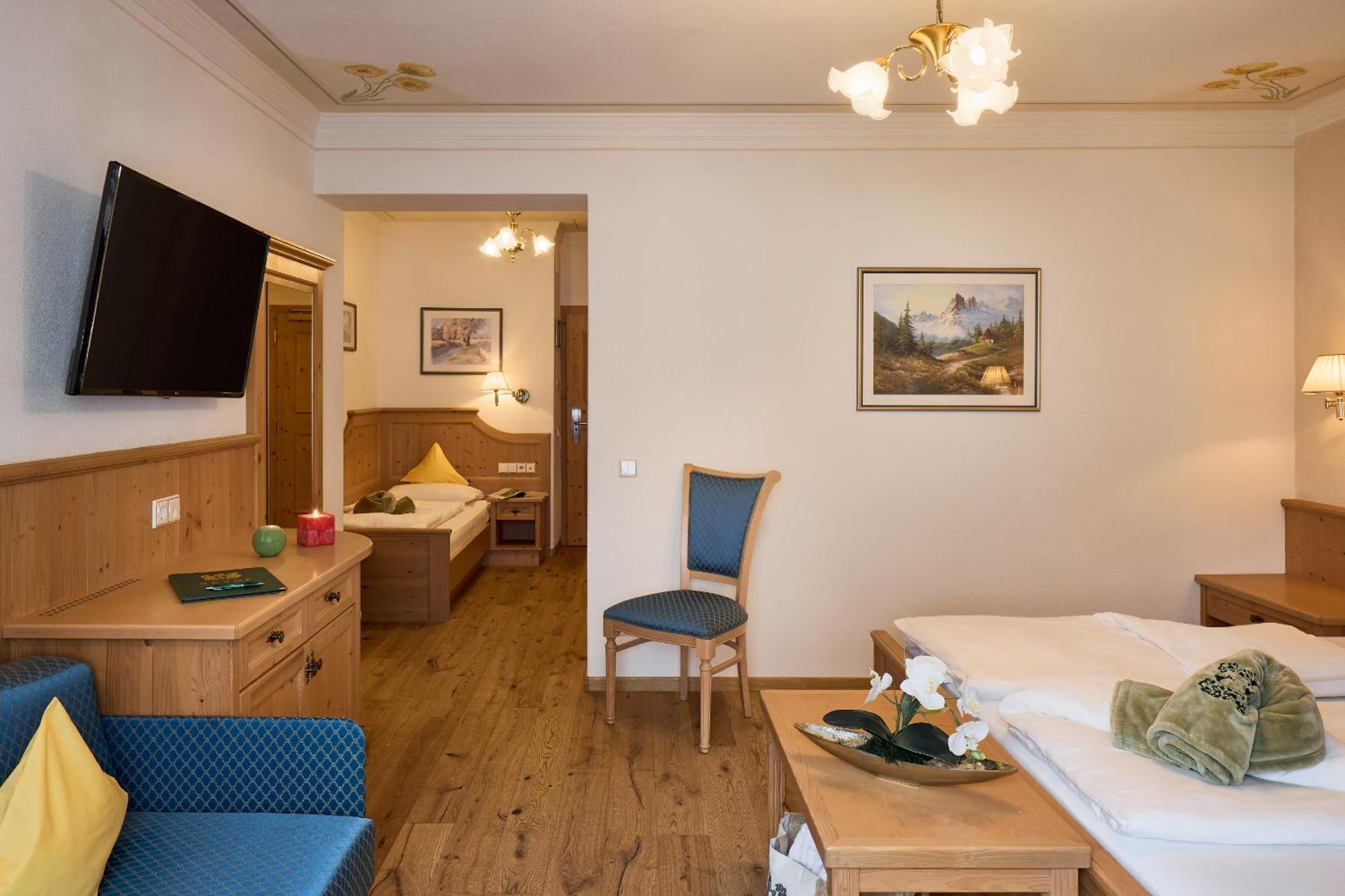Hotel Dolomites Wellness Hotel Savoy 4*